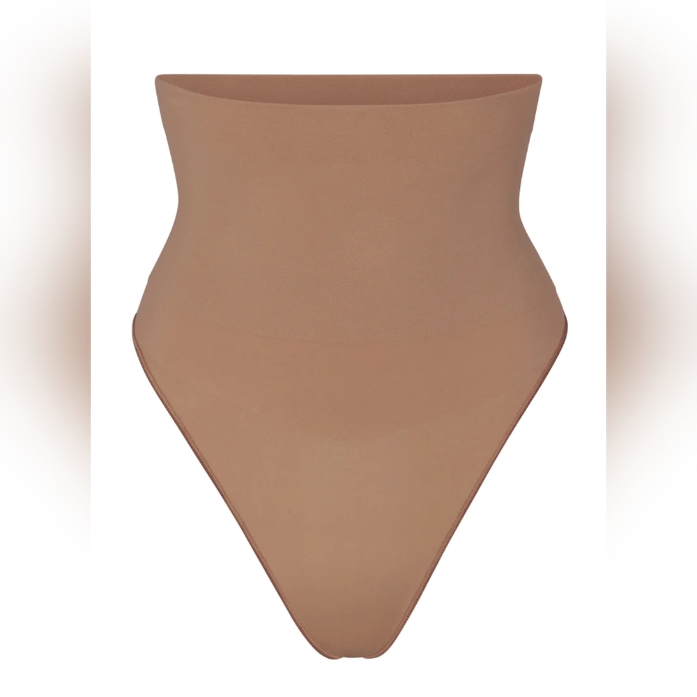 SKIMS Hight waisted thong
